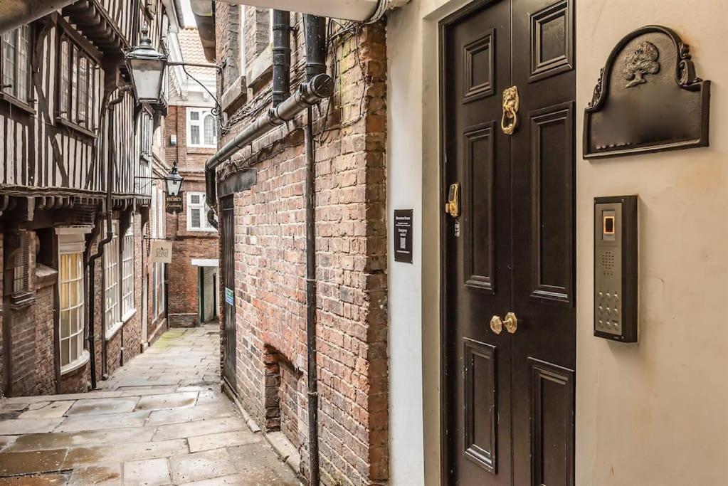 Rowntree One - Stunning Apartment- Grade II Listed York Exterior foto